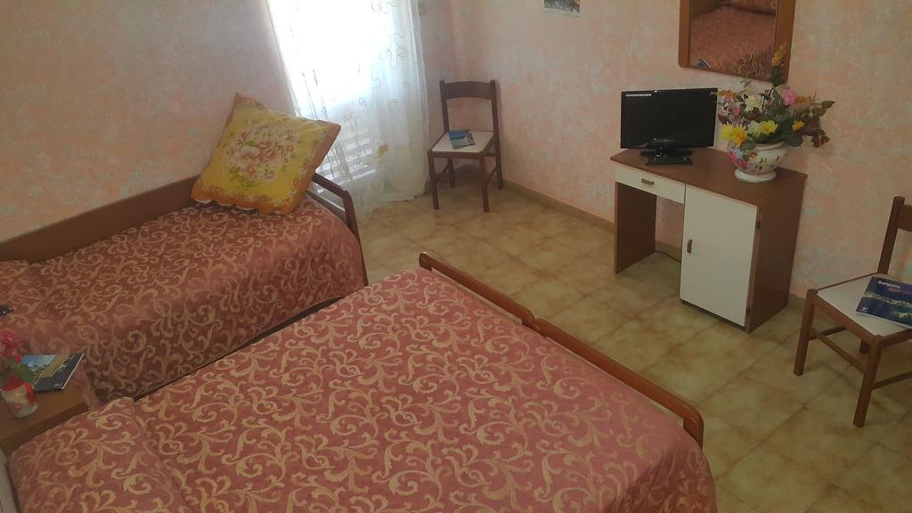 Hotel Menta E Rosmarino Monte SantʼAngelo Zimmer foto