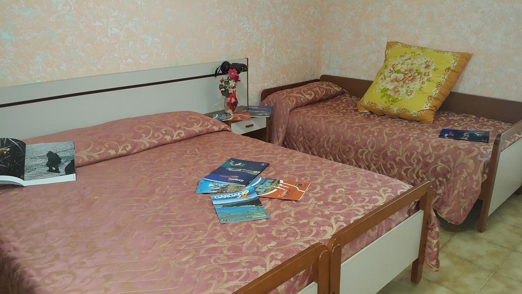 Hotel Menta E Rosmarino Monte SantʼAngelo Zimmer foto